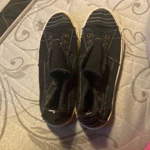 Like brand new been wore once or twice